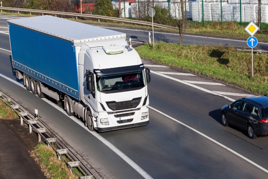 Mobilny serwis dla TIR-ów autostrada